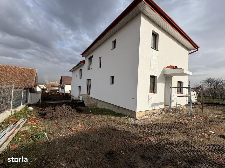 Casa de vanzare - 4 camere, 117 mp utili - Sura Mica