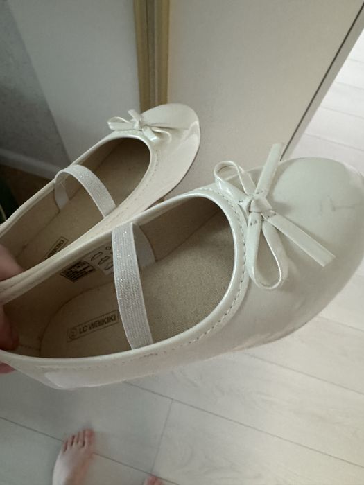 Продам детские босоножки