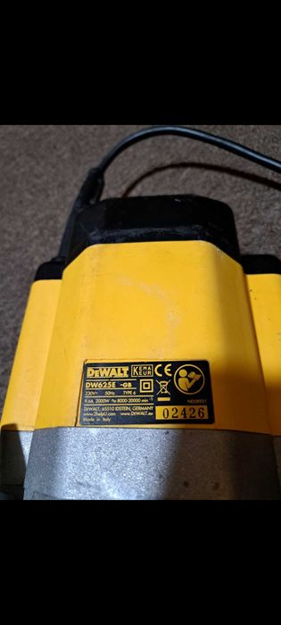 Оберфреза Dewalt DW 625-2000w
