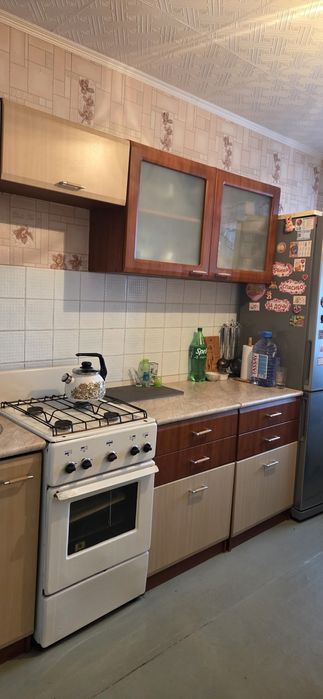 Продам кухонный гарнитур..срочно