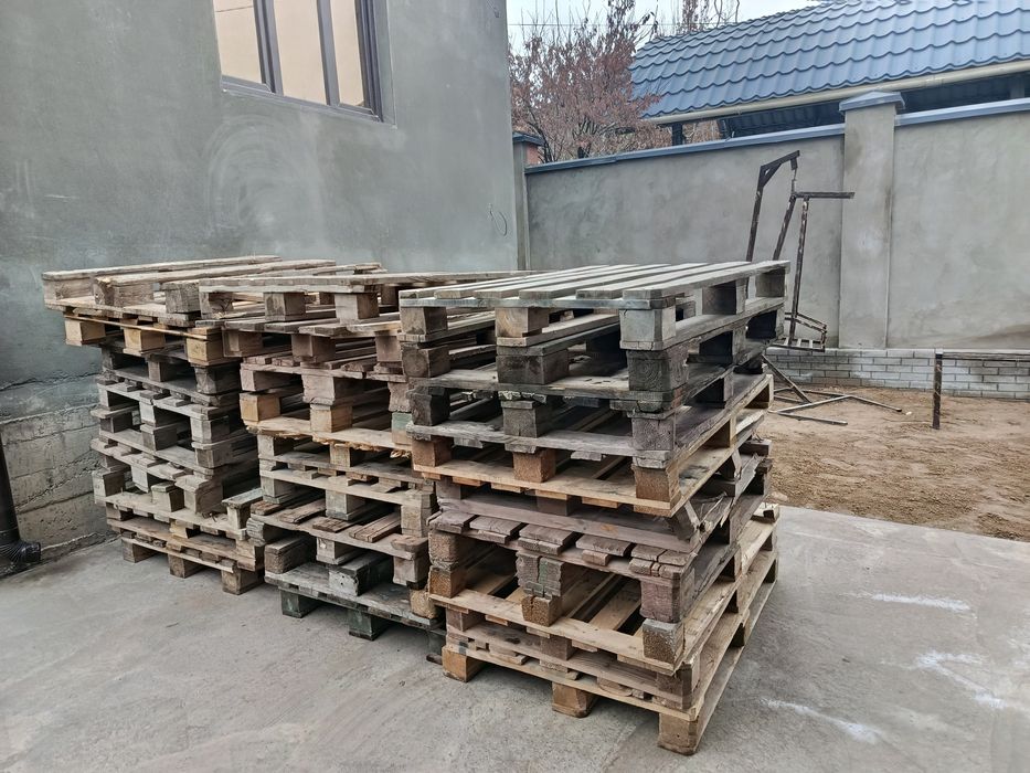 Продается поддоны почти новый хорошие отдам по 1000