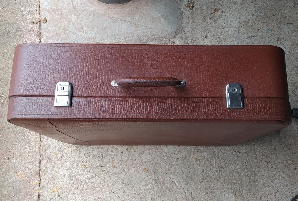 Ретро бг куфар ест. кожа