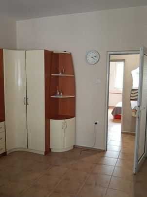 Дава се под наем Тристаен апартамент в София, Зона Б-19 - 100 кв.м за 800 € - Снимка #1