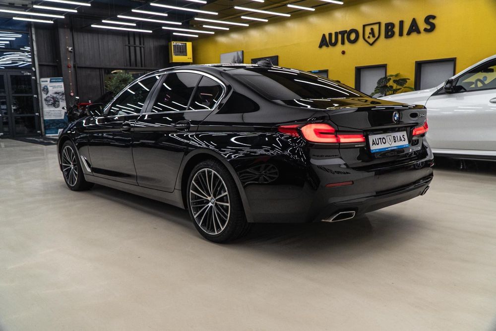 BMW Seria 5 2022 — imagine 5