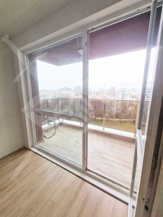 Продава се Двустаен апартамент в Пловдив, Южен - 77 кв.м за 961 €/кв.м - Снимка #8
