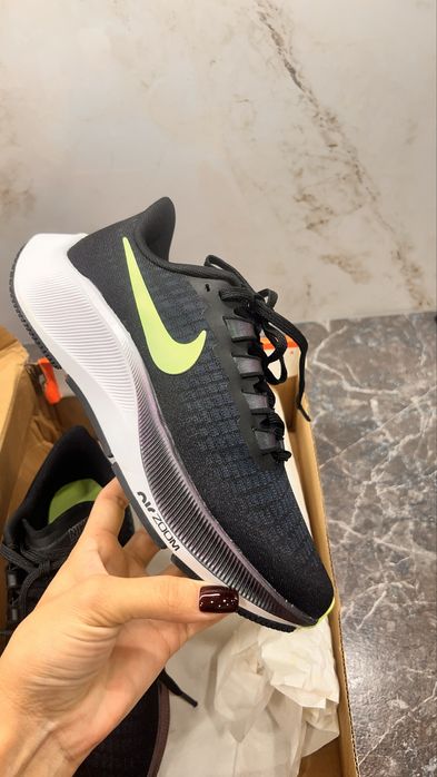 Новые Кроссовки Nike