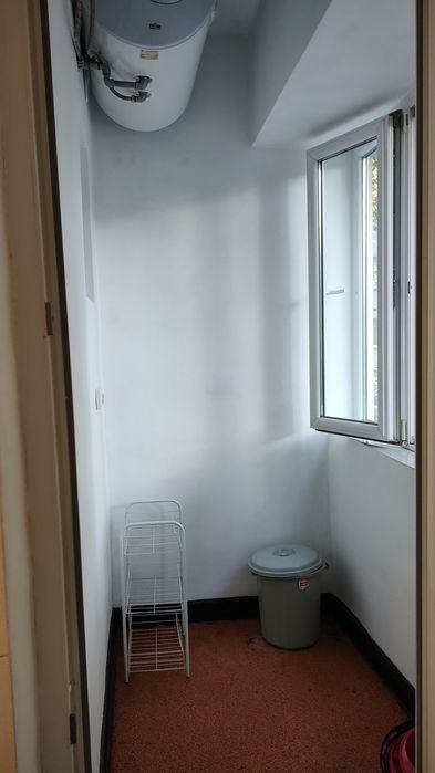 Дава се под наем Тристаен апартамент в Варна, Колхозен пазар - 67 кв.м за 357 € - Снимка #1