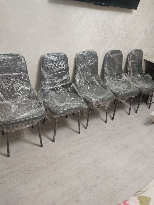 Продаются стулья красивые. Дизайн.