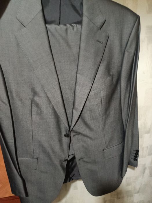 Костюм мужской..