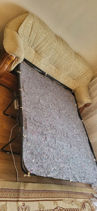 Продам хороший диван за дёшево.