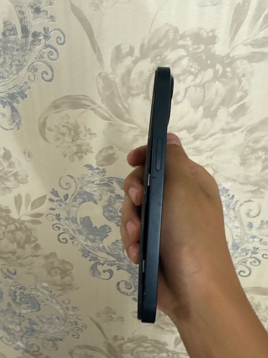 Продам iPhone 13 256