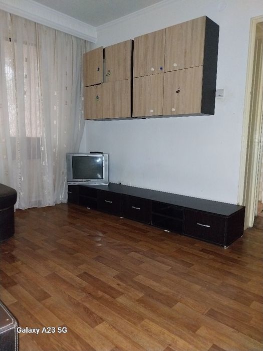 Închiriez apartament