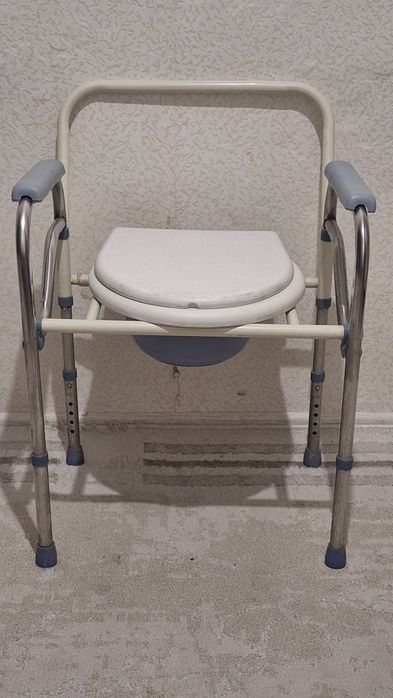 Санитарный стул туалет