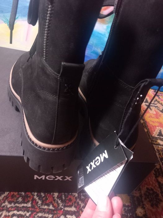 Обувки чисто нови боти кожа 37 - 38