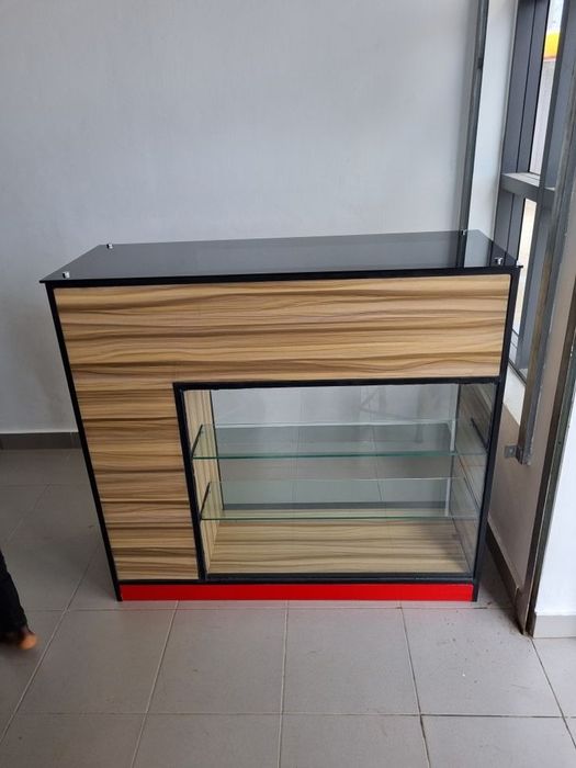 Vitrina magazinlarga