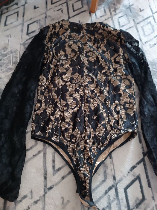 Боди размер М с прозрачни ръкави