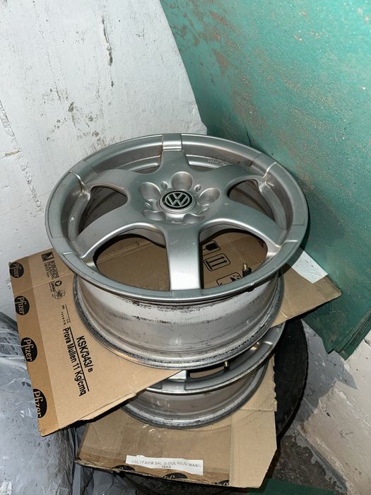 Vand jante Golf 4,5,6 compatibile si skoda.