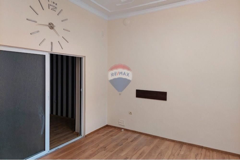 Помещение под наем, Център, гр.Варна Д.В 4245