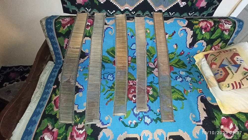 Vând război de țesut vechi