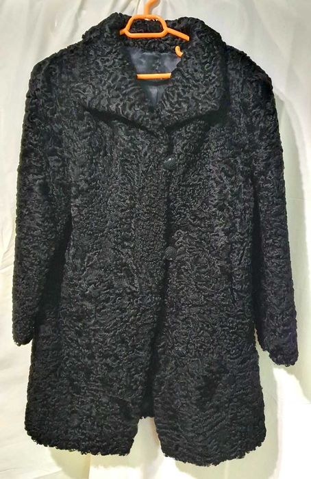 Haina blana astrahan