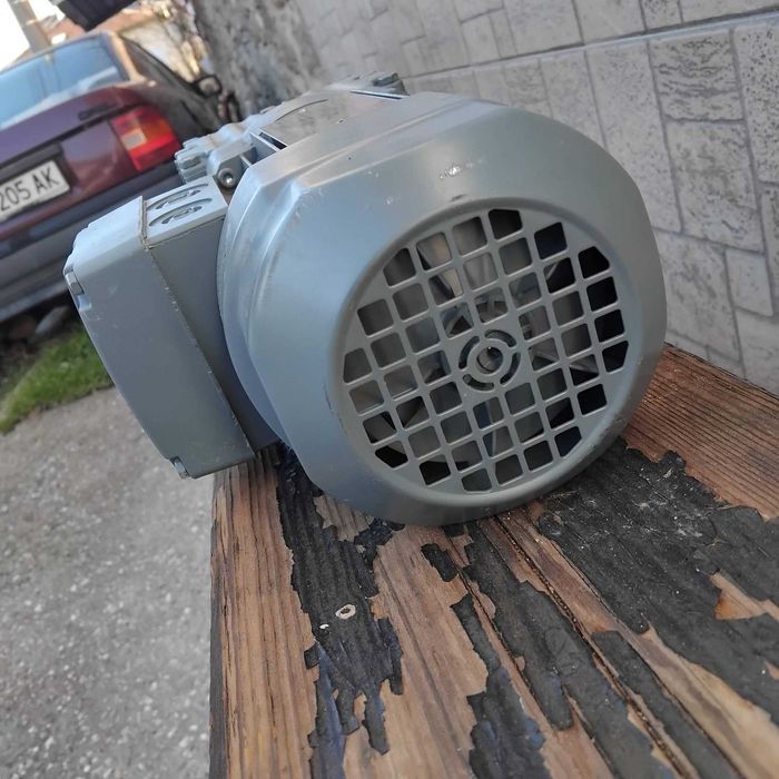 Продавам електрически мотор на много запазени