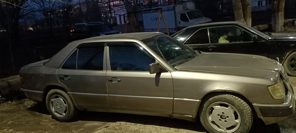 Продам Мерседес 124