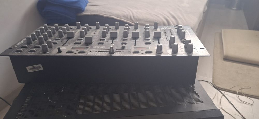 Vând mixer pasiv behringer vmx 1000usb