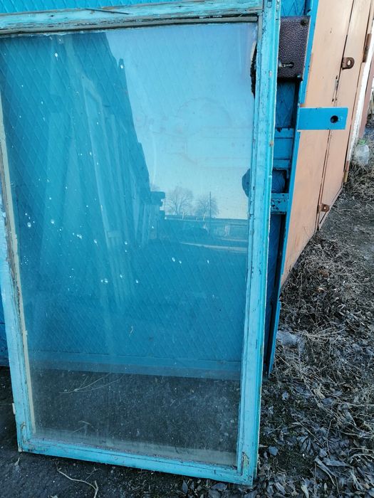 Продам рамы и оконные блоки