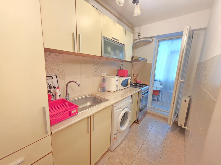 Vand sau schimb garsoniera cu ap 2/3 camere, zona 1 dec, Titan