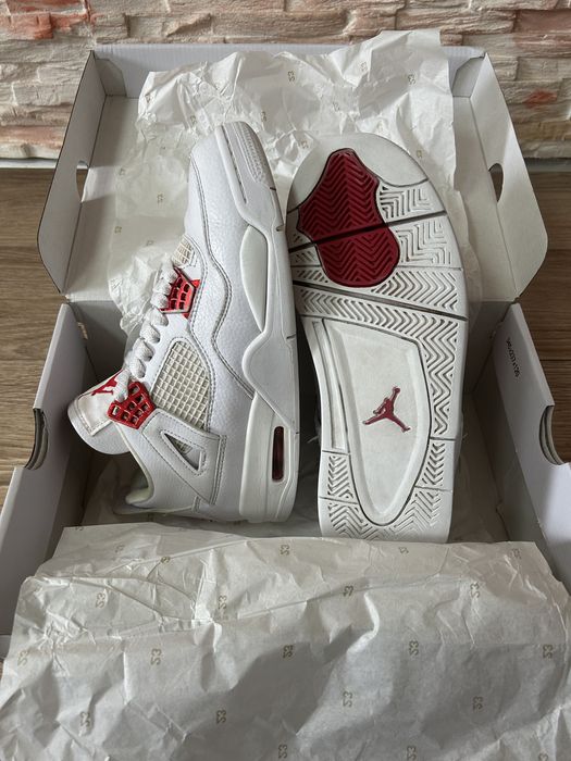 Jordan 4 matallic red 40.5