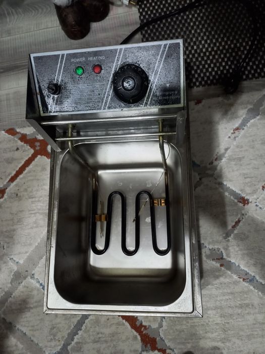 Продам фритюрницу в хорошем состояний б.у