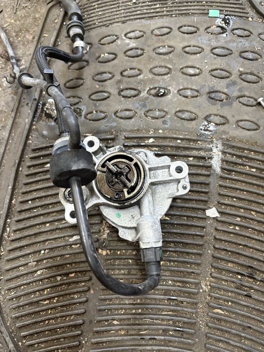 Volvo v50 2.0hdi 136кс Вакум Помпа