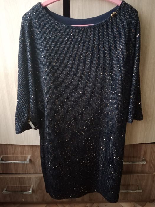 Платье женское , классное