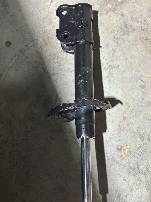 Стойка от Hyundai Staria