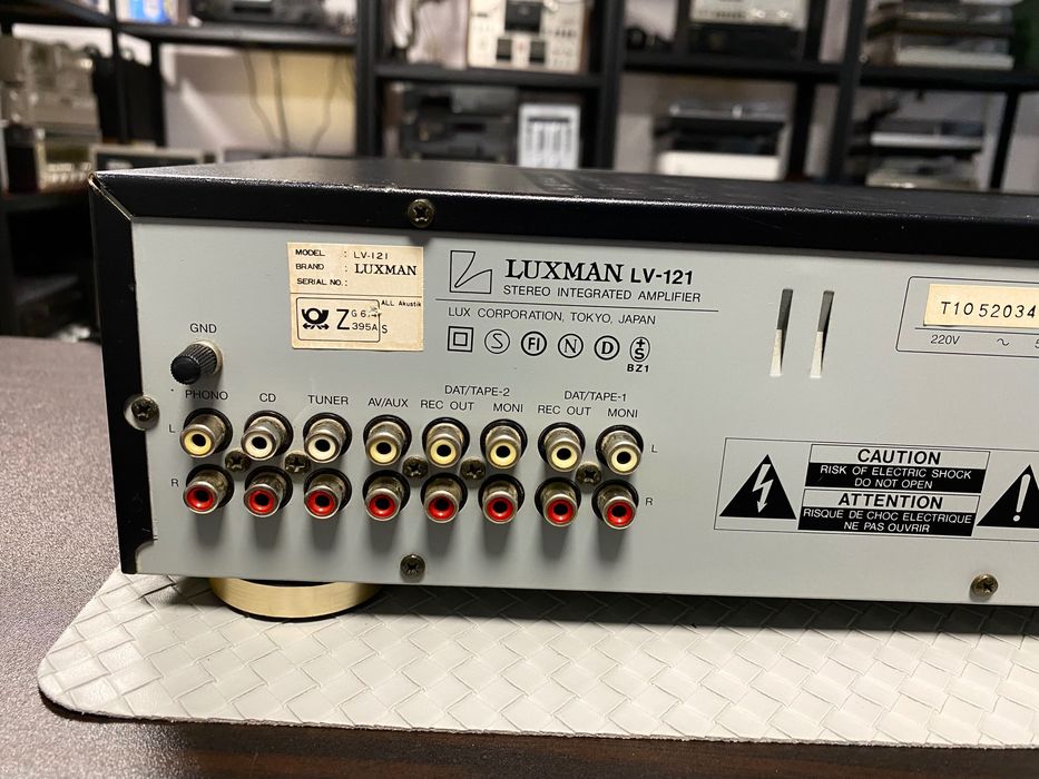 Качествен усилвател Luxman