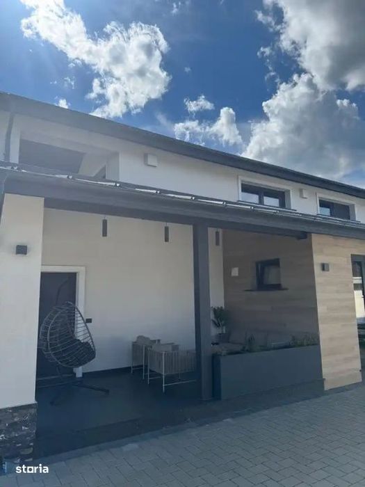 Casa individuala, 302 mp, teren 800 mp, zona Marginea