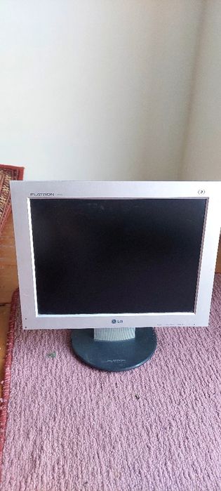 Monitor sotiladi LG
