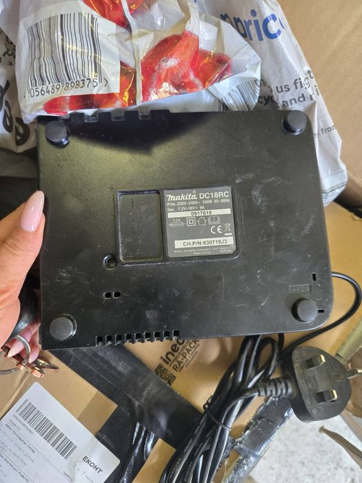 Makita DC18RC зарядно за батерии