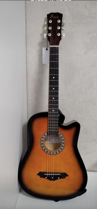 Продается акустическая гитара 7/8