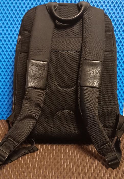 Продам два брендовые рюкзака.