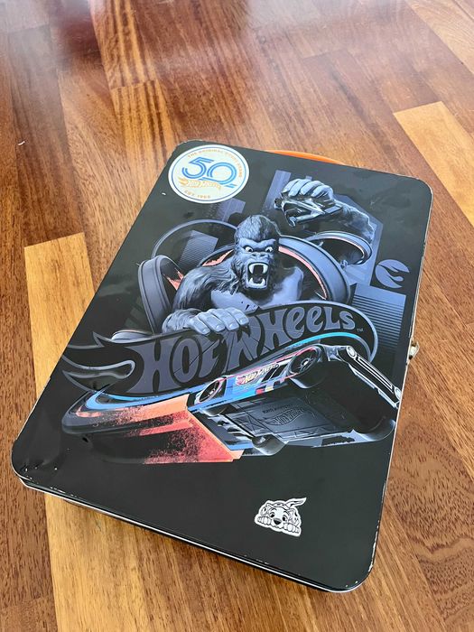 Colectie masinute Hot Wheels si cutie depozitare - 50 de modele