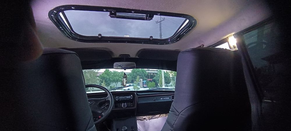 Vaz2107 sotiladi 2000yil holati ideal matori karobka zadnimost yangi