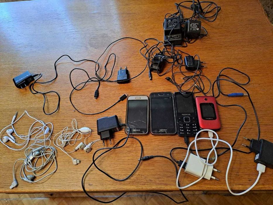 Мобильный телефон Самсунг ,нокиа и другие