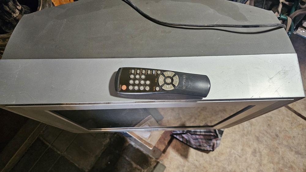 Продам телевизор Самсунг с пультом...