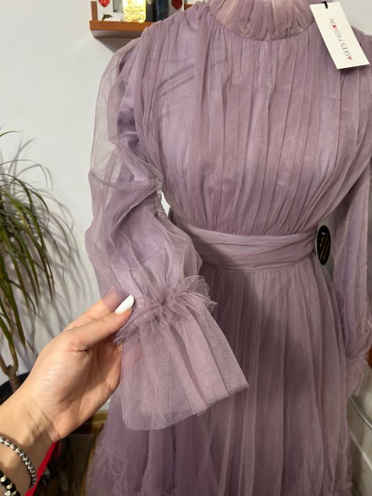 Rochie cu tull elegantă