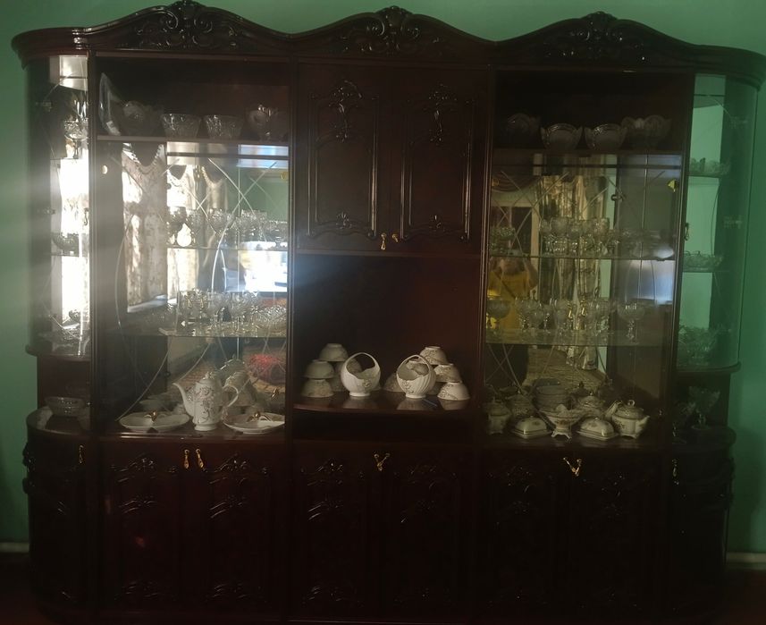 Спальный и стенка гостей