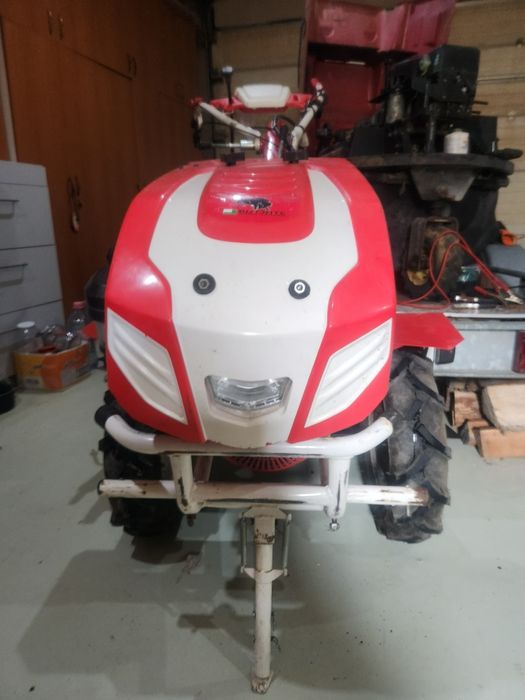 Vand sau schimb motocultor cu masina de cosit iarba