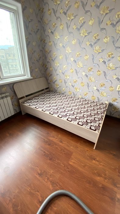 Продам кровать с ящиком для белья