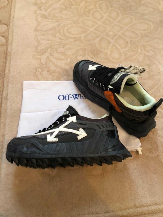 Adidasi Off-White ODSY 1000