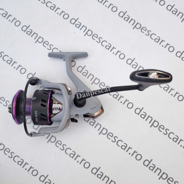 Mulineta WINDBLADE CRAP si Feeder TGR4000 capacitate 0,30/205 metri